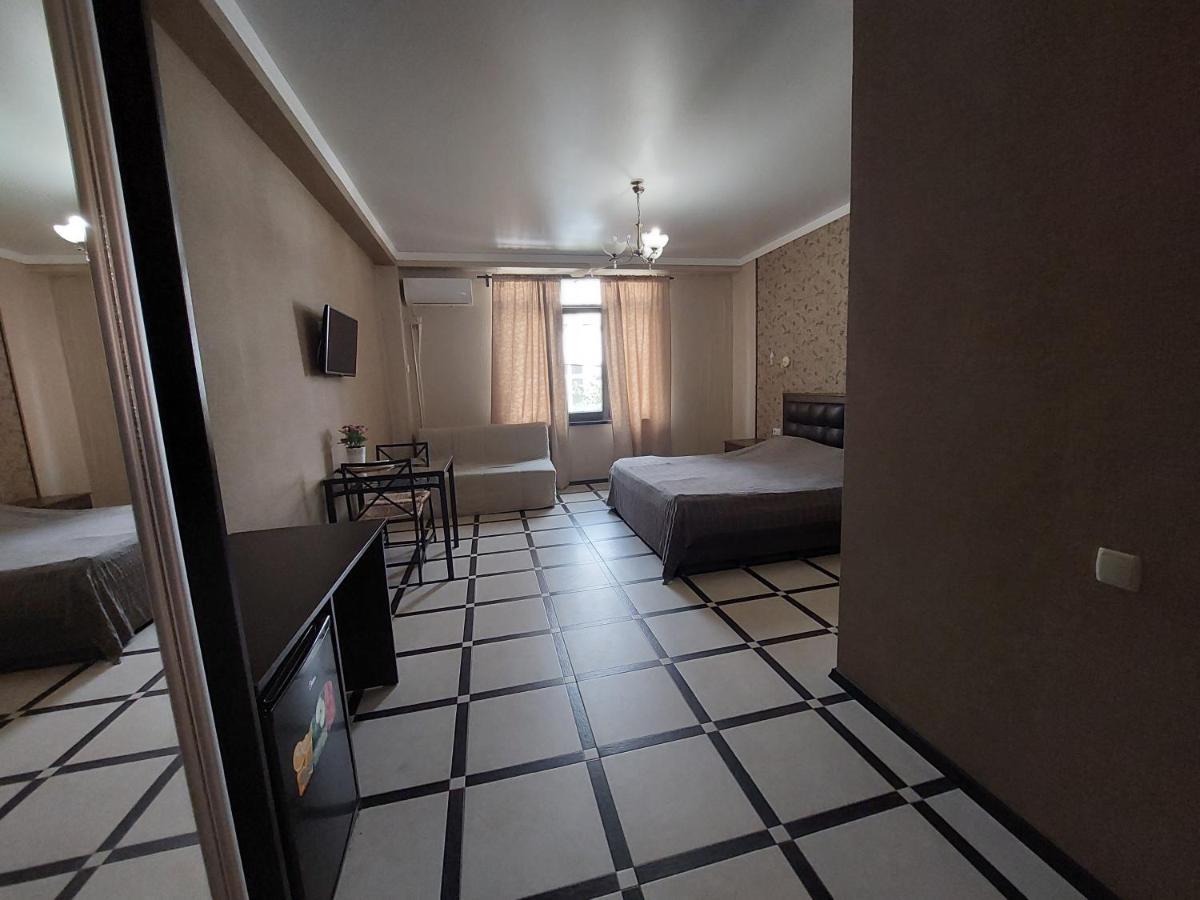 Hôtel Амир à Gagra Extérieur photo